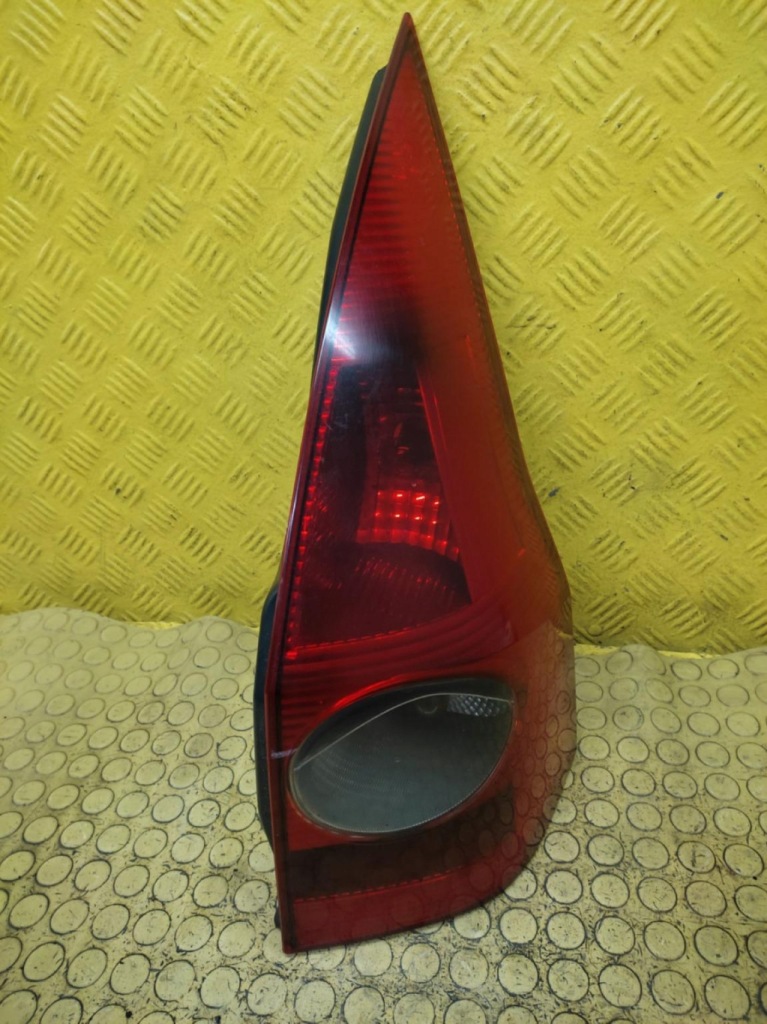 фото №1, Renault megane ii kombi лампа правый задняя 8200142683