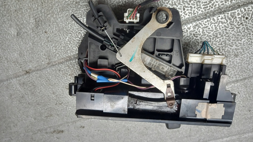 фото №4, Панель кондиционера nissan micra k11 lift 02r