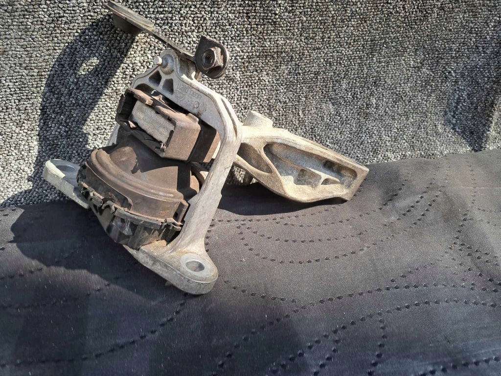 фото №1, Подушка двигателя renault trafic iii 112101360r