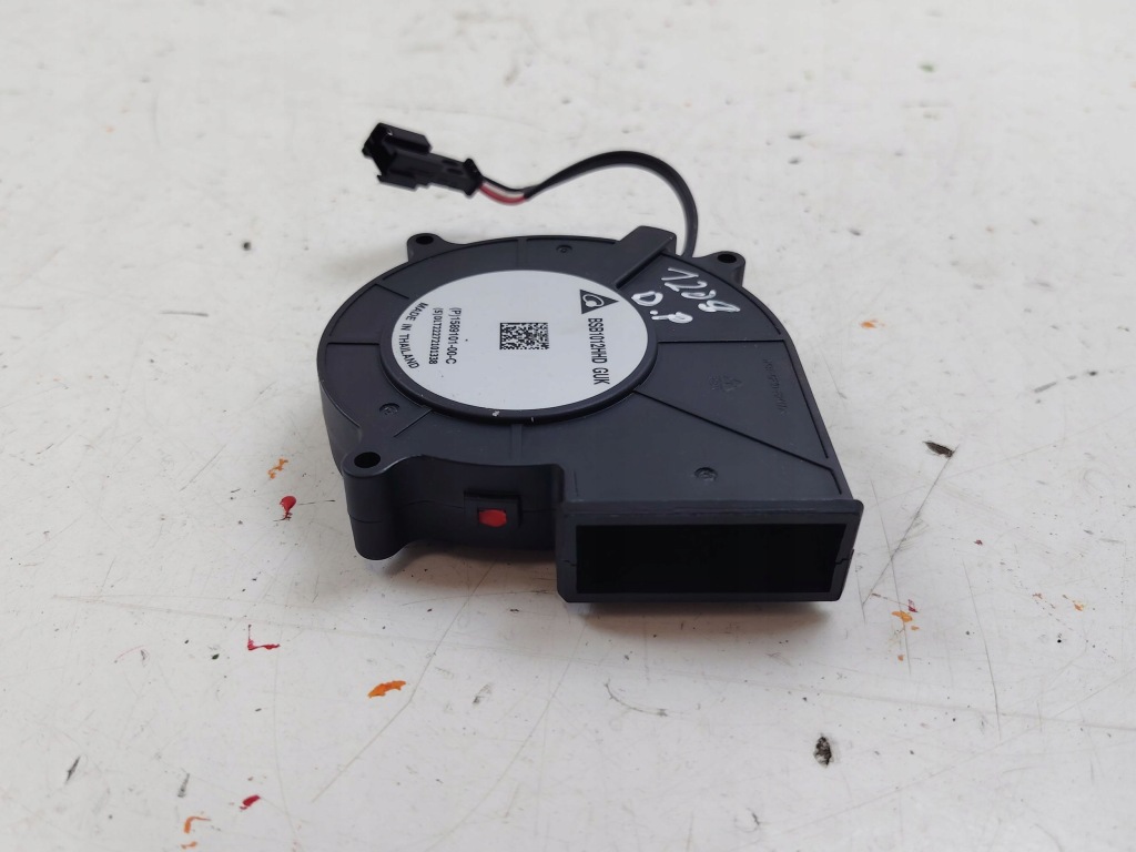 2023 tesla model s вентиляція сидіння 158910100c Недорого