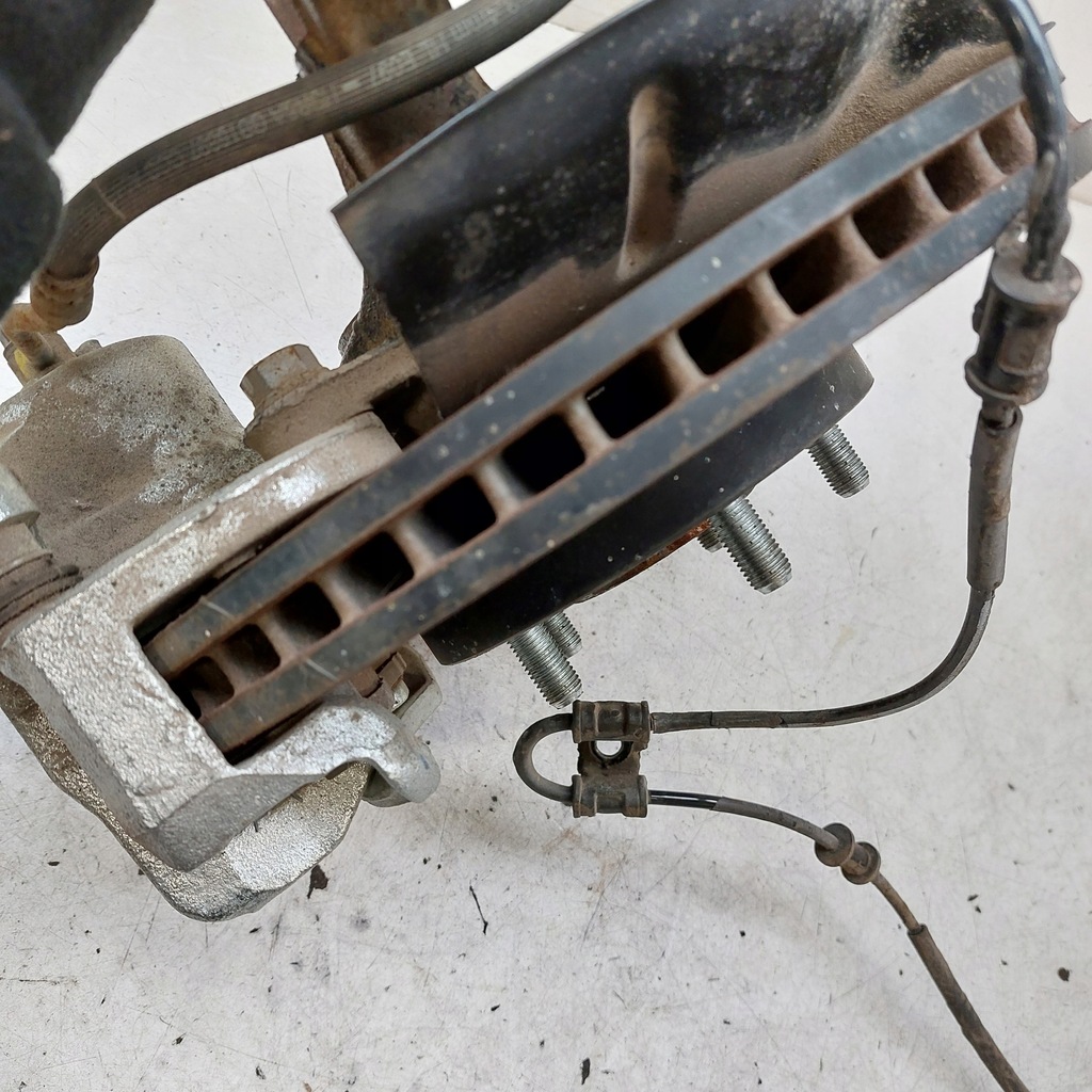 фото №8, Hyundai ix35 1,7crdi поворотный кулак левая перед суппорт