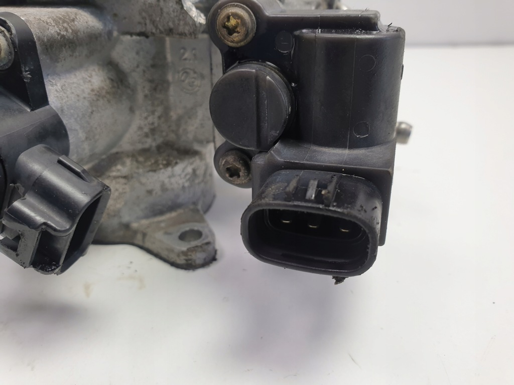 фото №8, Toyota yaris i 1.33 vvti дроссельная заслонка