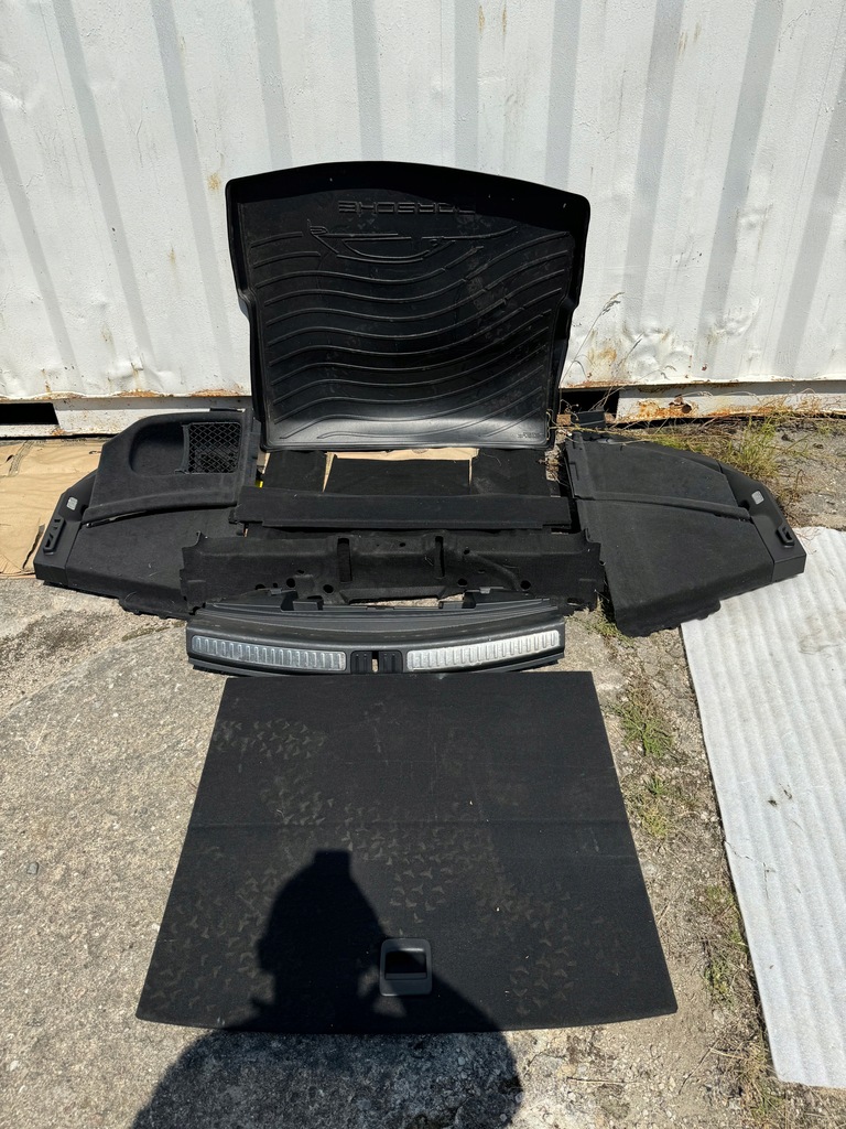 фото №1, Porsche macan 95b багажник обшивка пол полка комплект