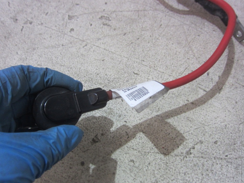 Bmw x3 f25 2.0 кабель шланг плюсовой красный аккумулятор 61129283786 Доставка