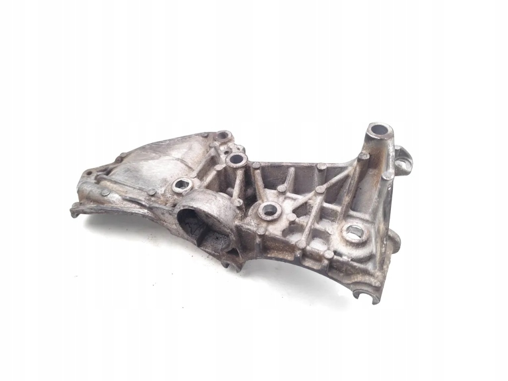 Renault megane кронштейн генератора 1.5 dci дизель 78kw 106 hp 2010 Недорого