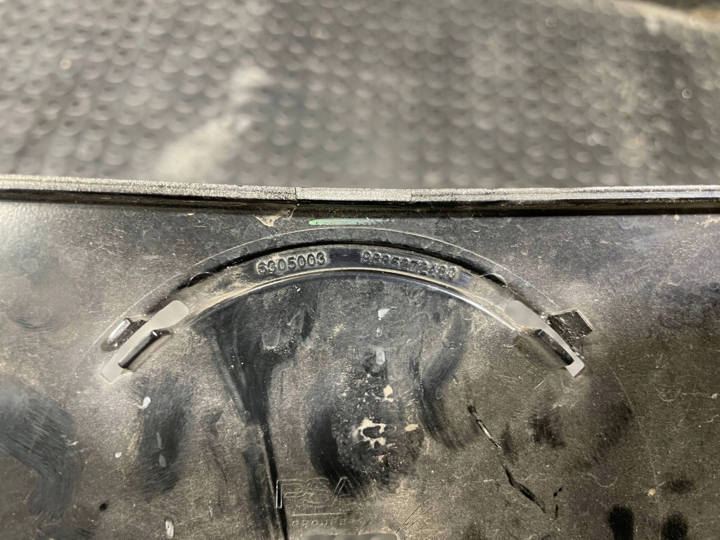 фото №9, Opel mokka ii 2 b 20- решётка радиатора решётка радиатора молдинг средняя бампера перед передняя