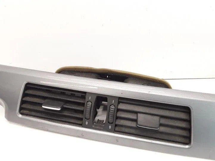 фото №8, Впуск воздуха консоли bmw 5 touring e61 7129233 2.0l дизель 130kw 2008