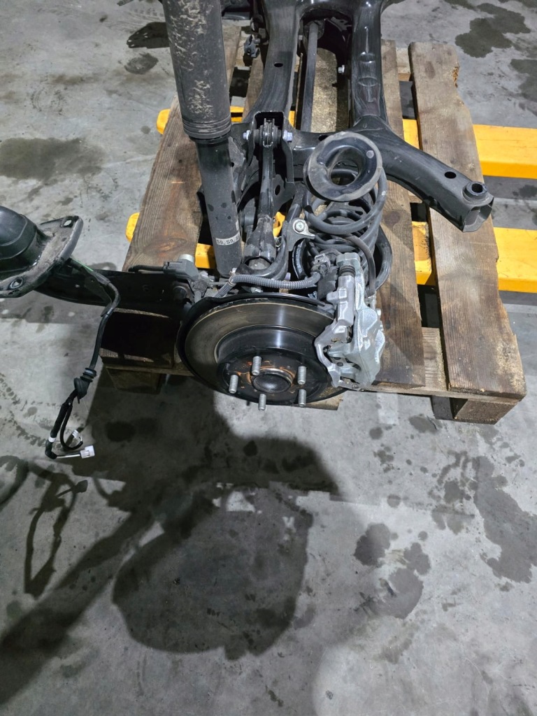 фото №10, Балка подвеска задняя подрамник 51206-02090 toyota corolla xii e21 kombi 2018-