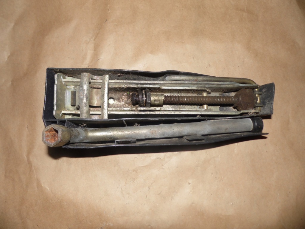 фото №1, Домкрат skoda octavia seat toledo 1u0011031a