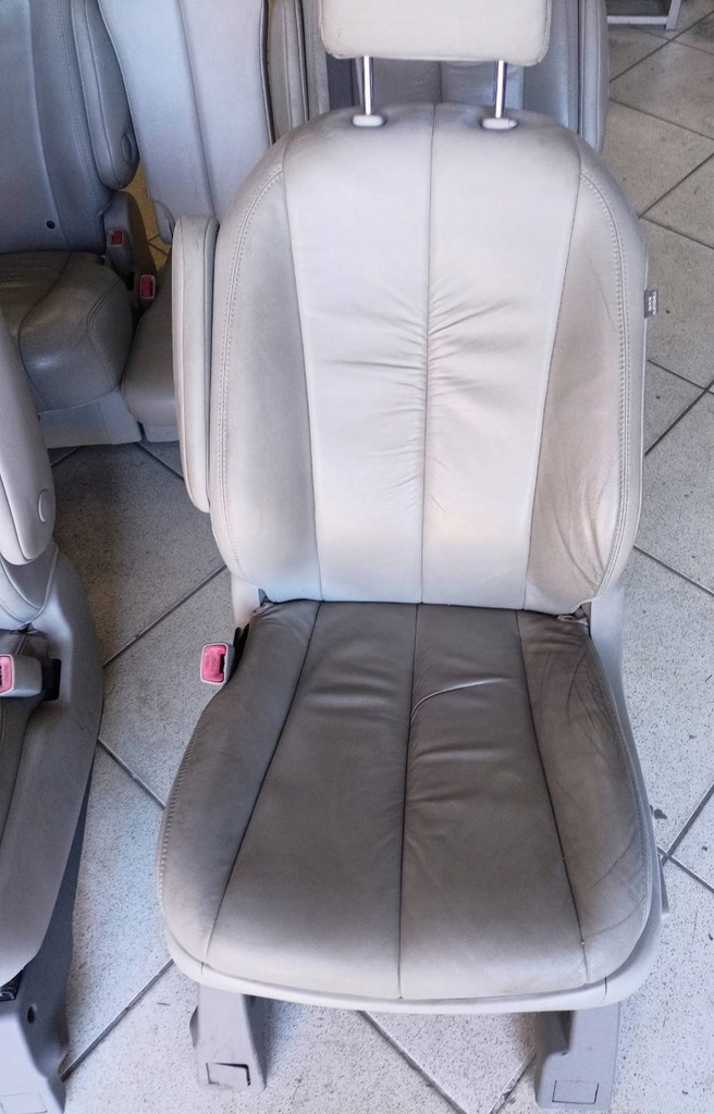 фото №12, Сиденья / заднее сиденье / комплект toyota sienna 3 2011