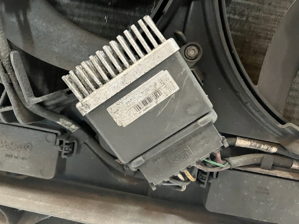 Ремень передний радиатор вентилятор 2.0 tdi 143 km caga cag механическая коробка передач audi a4 b8 Киев