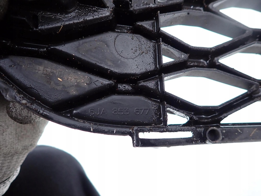 фото №6, Seat toledo iv 4 12-18 решётка бампера средняя