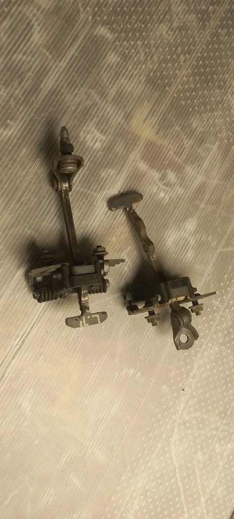 фото №2, Ограничитель дверь l/p перед scudo expert jumpy