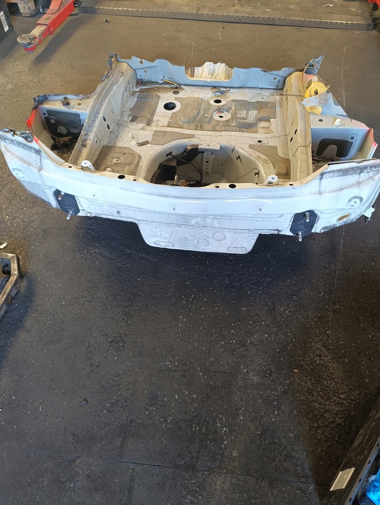 фото №8, Bmw f13 6 lift coupe pas задній задня піддон чверть a300 alpinweiss