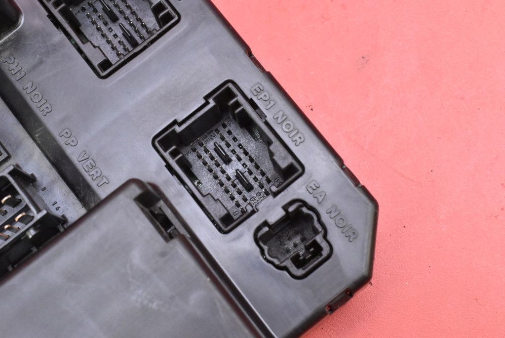 фото №10, Коробка предохранителей bsi 9651196980 peugeot 307 2.0 hdi 107 km 01-05