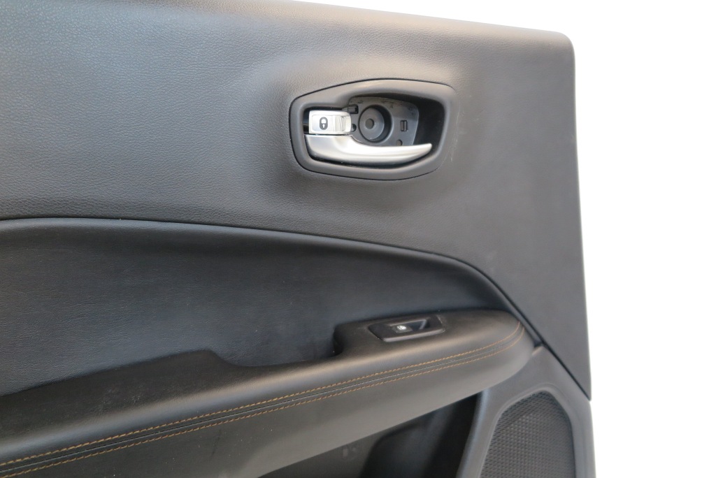 фото №2, Обшивка дверь левый задняя jeep compass ii