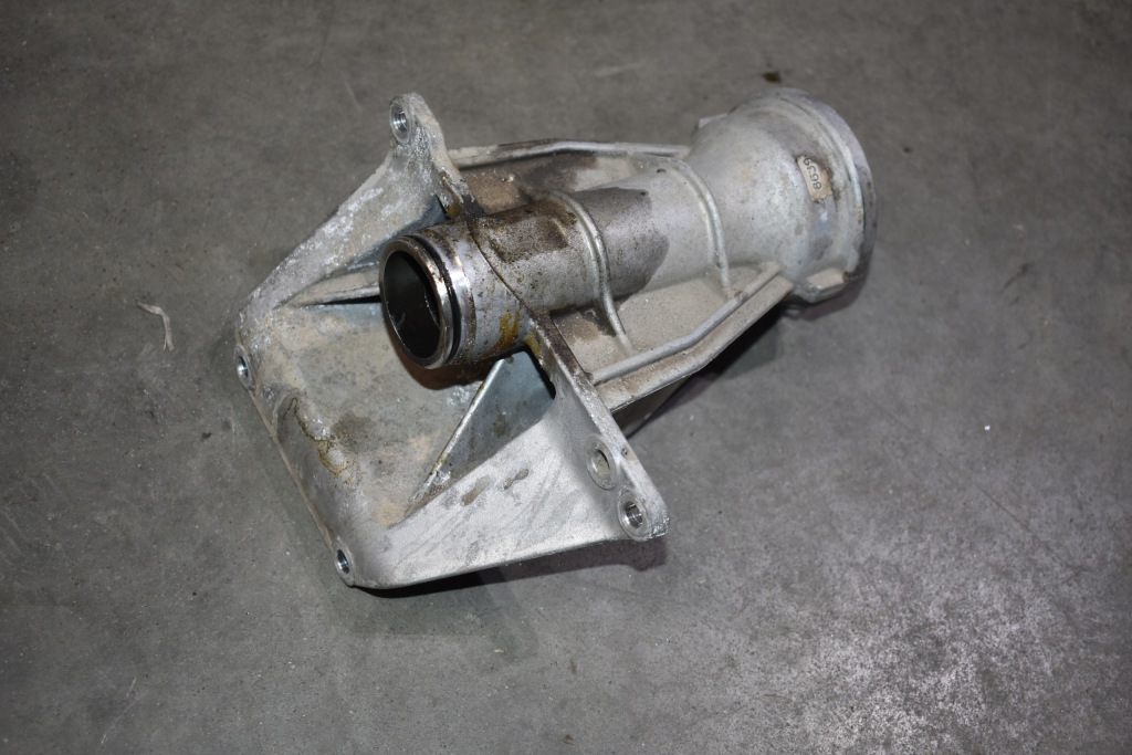 Идеальный кронштейн полуось bmw 1 Доставка