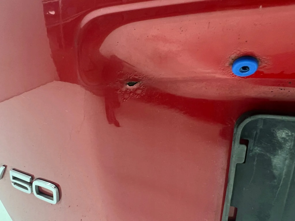 фото №4, Volvo v50 крышка багажника задняя задняя стекло