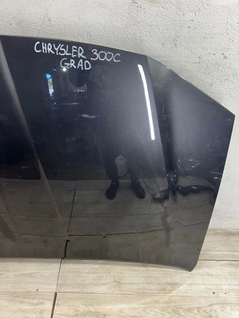 Chrysler 300c 2 капот передня в Україні