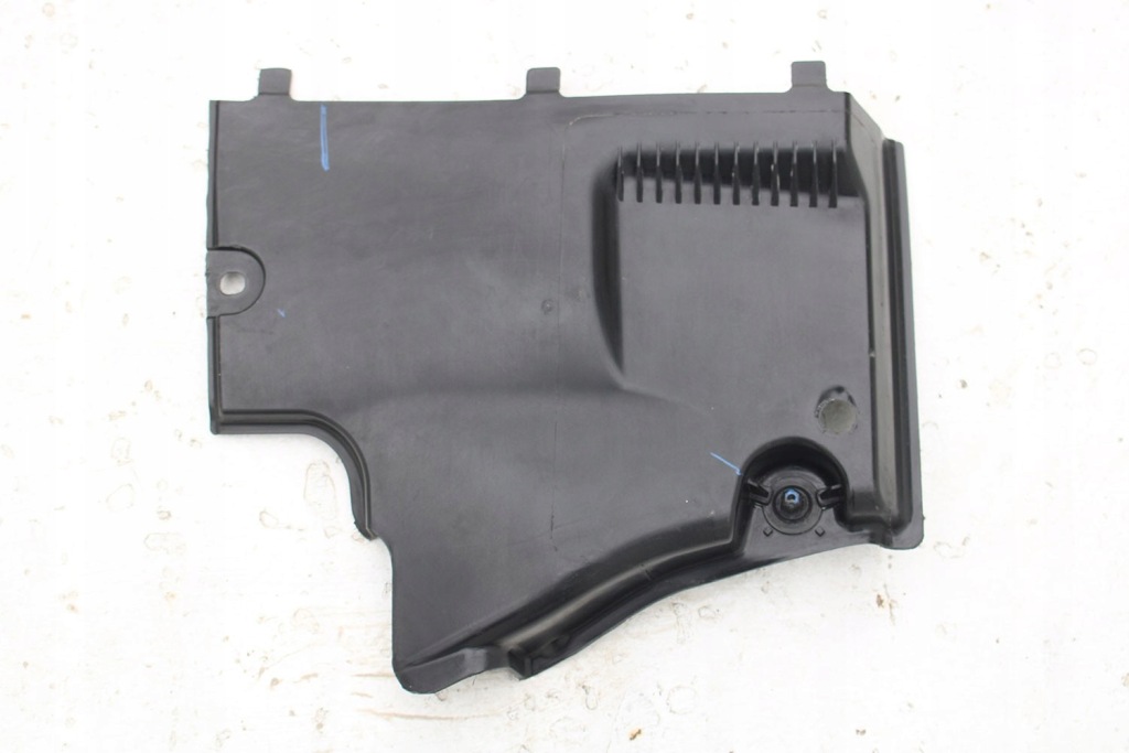 Audi a4 a5 накладка обшивка подвеска пол 8k 8 с Разборки