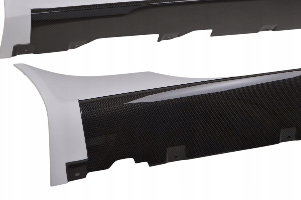 фото №9, Aston martin vantage n24 накладки молдинг пороговые карбон