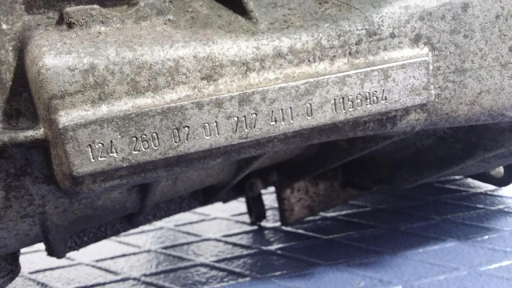 Mercedes w124 2.5d коробка передач передач механическая 1242600701 7174110 с Разборки