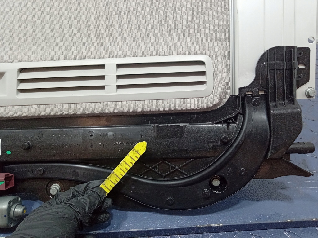 фото №8, Mercedes gls gl x166 люк окно кровельные a1667800000