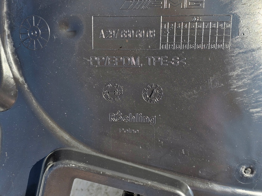 фото №11, Подкрылок mercedes eqs w297 правое передние 2022 1 часть