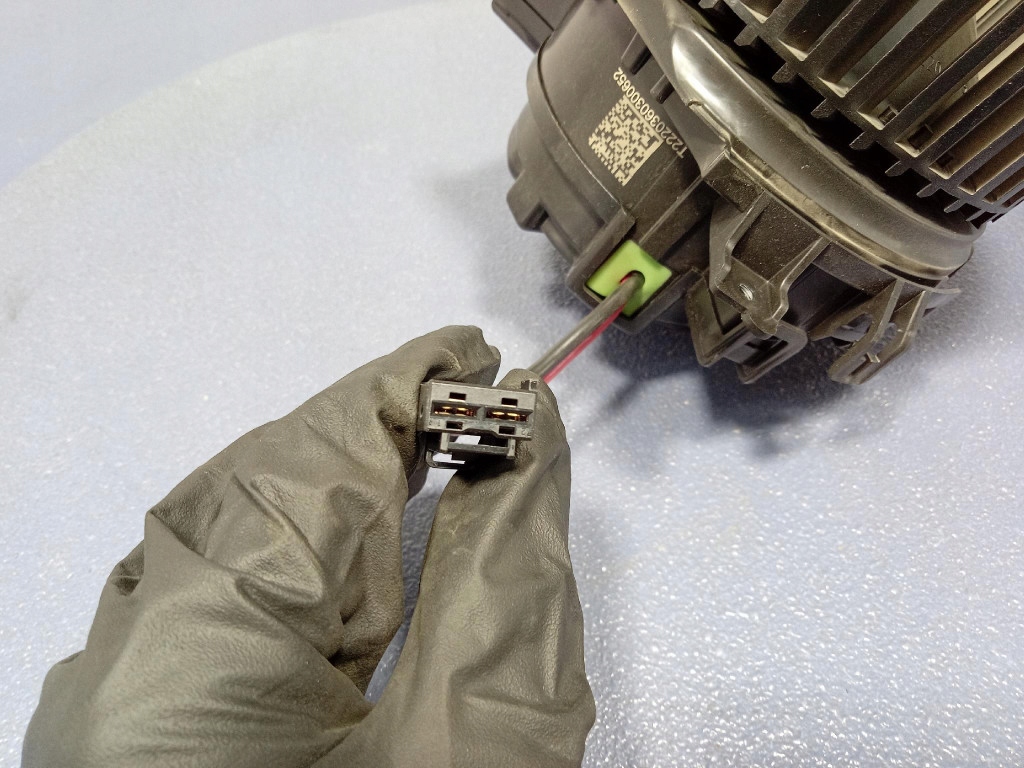 Bmw ix1 x1 u11 воздуходувка воздуха 5a06b91 Недорого