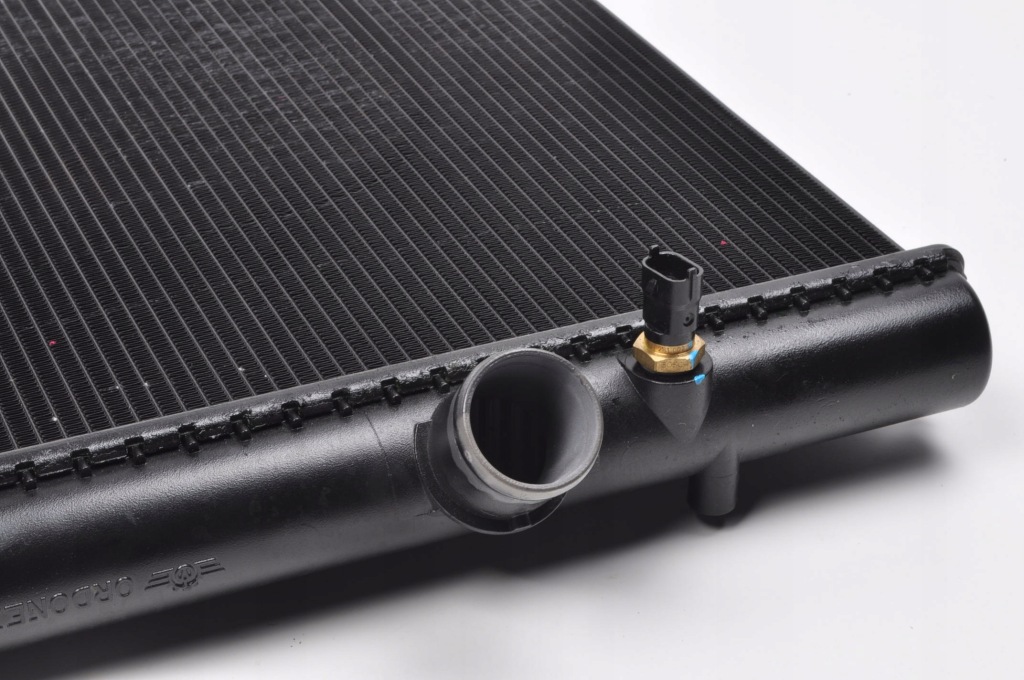 Ferrari portofino f164 3.9 радиатор воды 22r 000336011 Недорого