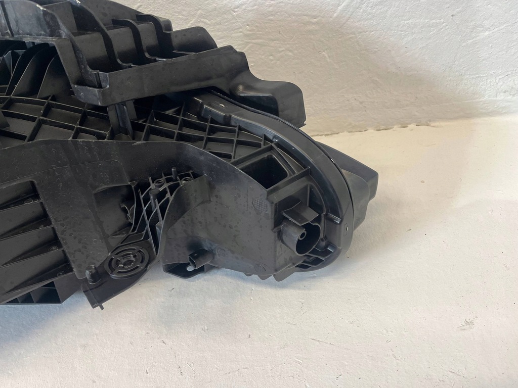 фото №11, Volvo ex30 лампа правая full led 24 -