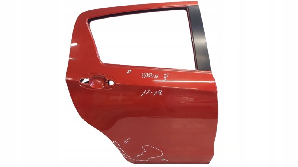 Купить Toyota yaris 3 2011-2019 дверь правое  задний