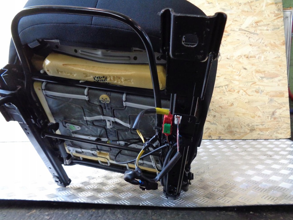 фото №10, Сидіння правий перед пасажира mitsubishi colt vi 04- 3d