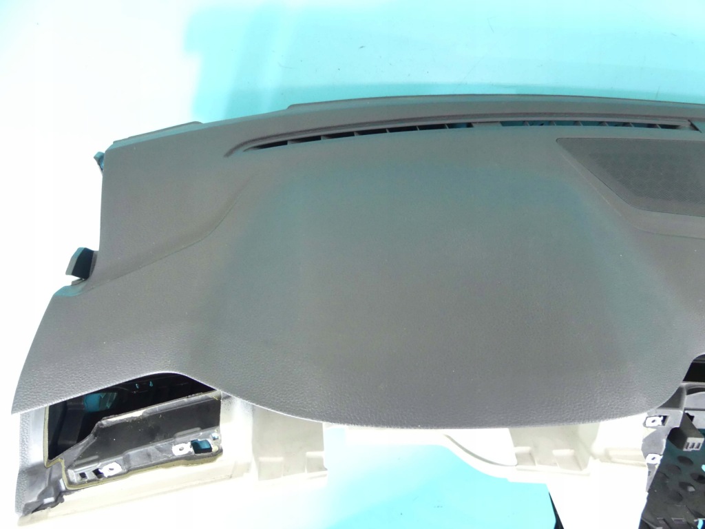 фото №8, Приборная панель консоль подушка vw passat b8 europa