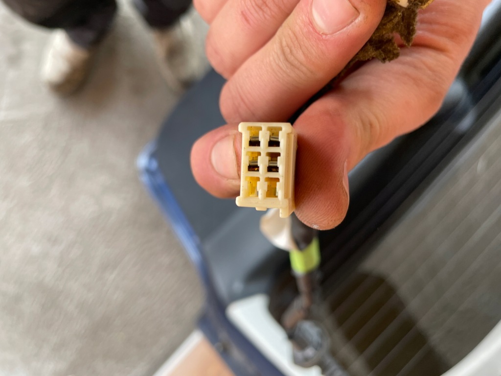 Кришка багажника задній універсал lak.8p4 toyota avensis t25 Зі Шроту