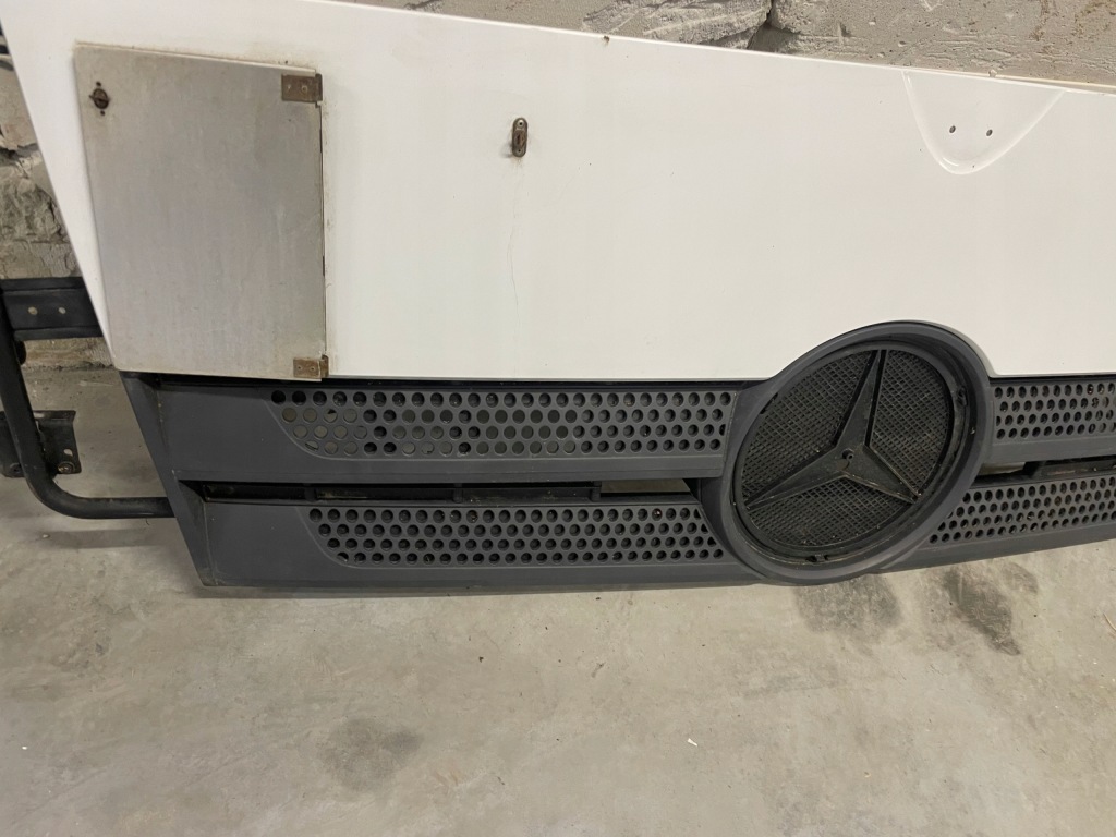 Капот решётка радиатора решётка радиатора крепления mercedes actros mp4 в Украине