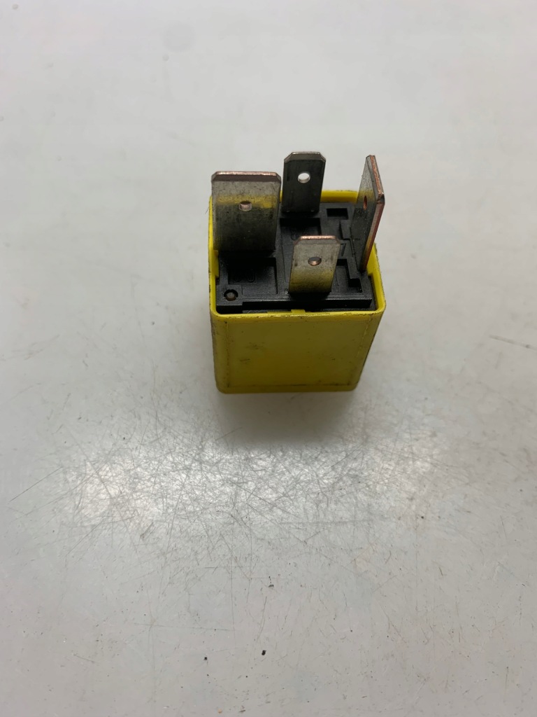 Купити Реле opel 90226846