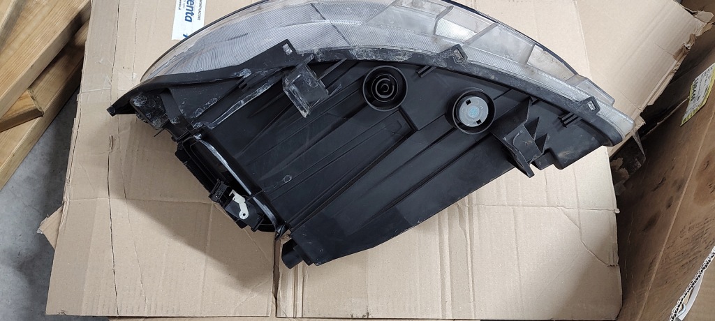 Mercedes sprinter фара правый  w 907 a9109064000 Оригинал