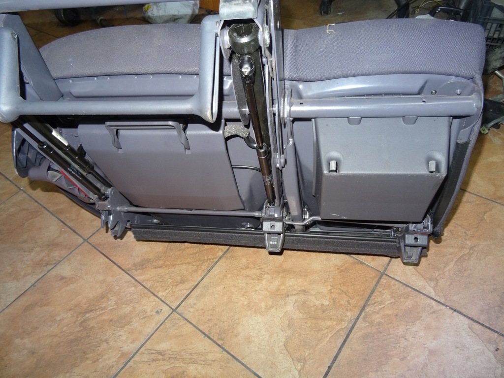 фото №8, W168 a-klasa 1.4b 01' сиденье заднее сиденье правый задняя