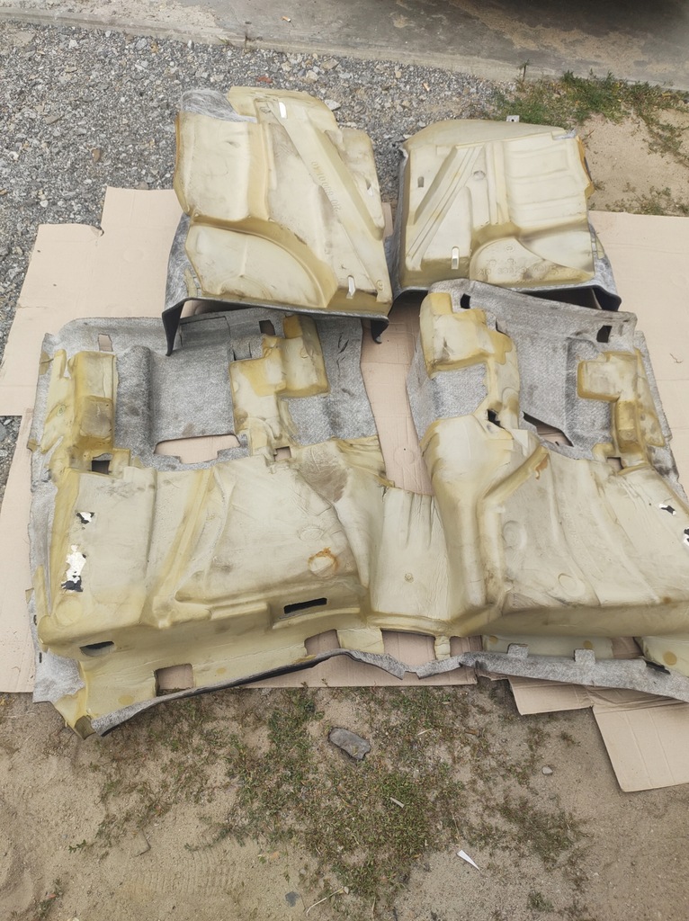 фото №11, Mercedes e-klasa w210 обшивка коврик пол 2106800140