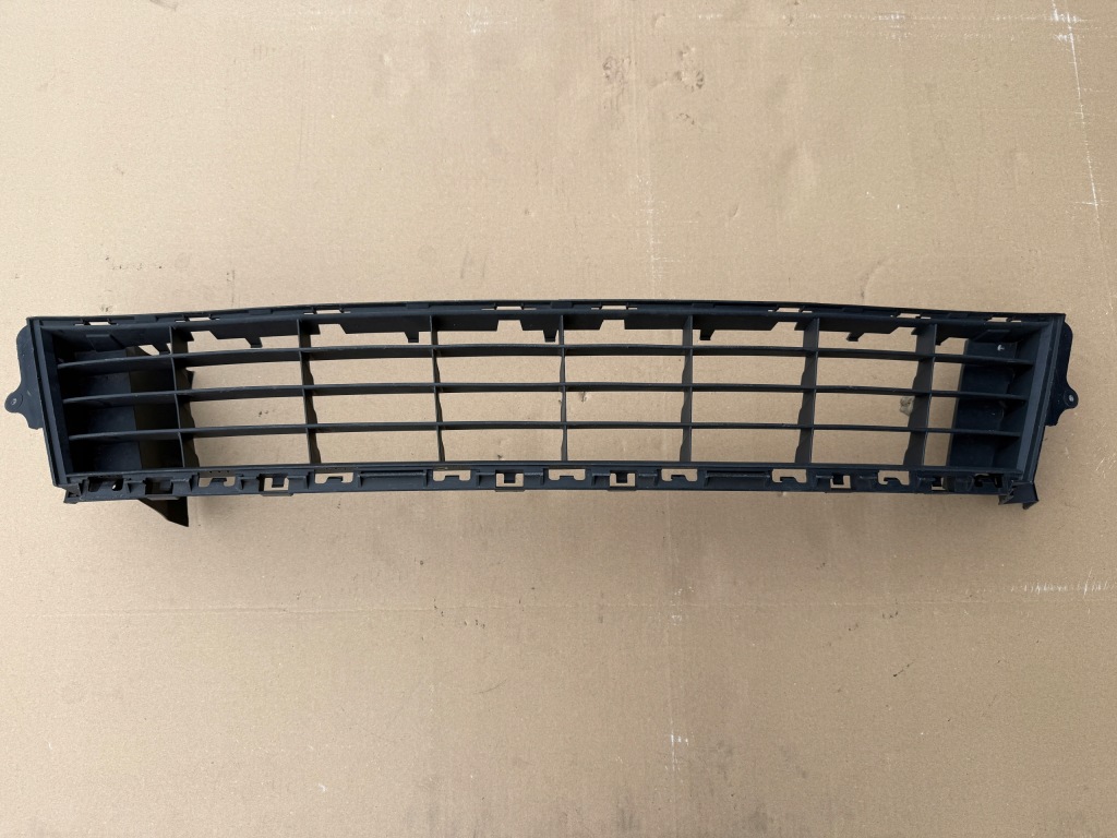 Купити Решітка бампера перед середня renault clio iii 09-12 622541459r