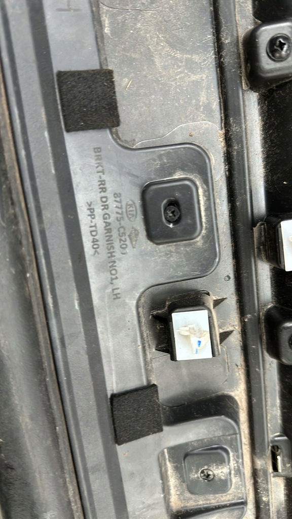 фото №4, Kia sorento 2016- молдинг na дверь задняя левая