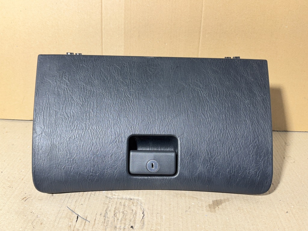 фото №1, Бардачок пассажира toyota corolla e12 55551-02060