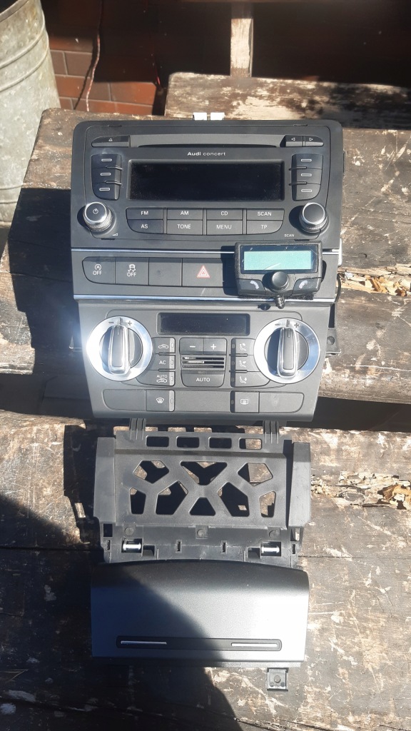 фото №1, Audi a3,8p.ramka 2 din комплект. 8p0858005d