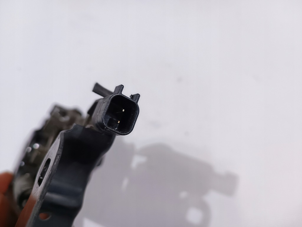 фото №5, Замок капот крышки двигателя dodge durango 2011-2015