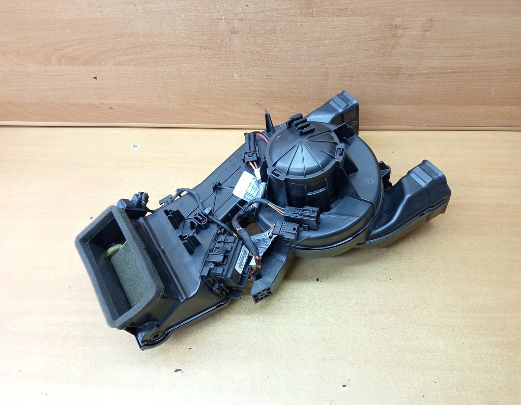 фото №1, Отопитель задняя mercedes gl x166 1668300008