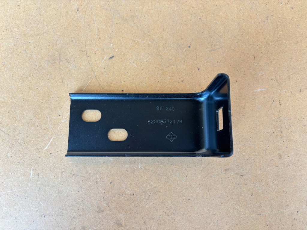 фото №1, Кронштейн кронштейн бампера лівий перед renault master iii 3