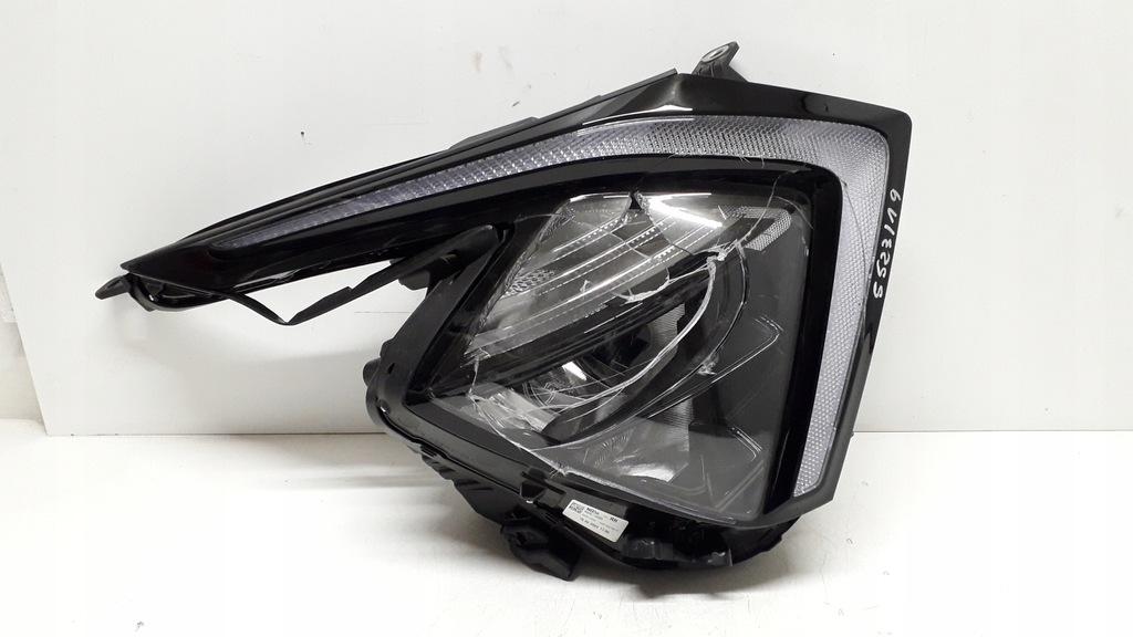 фото №10, Kia sportage 5 v 21- лампа правая перед 92102r2000