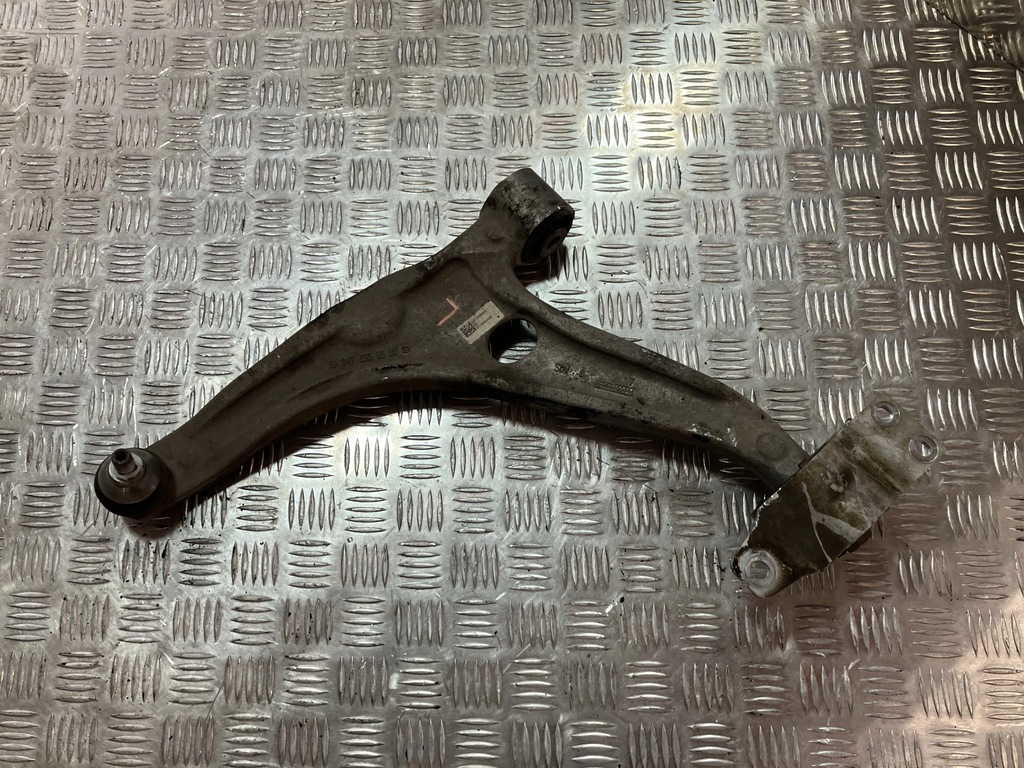 фото №1, Рычаг левый перед mercedes gla ii h247 1.3 cgi