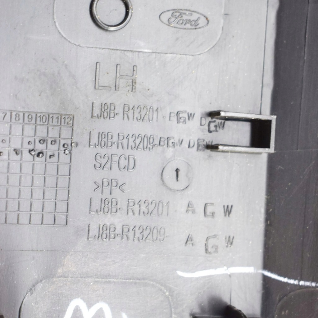 фото №8, Ford mustang mach-e 2022 ліва сторона захист стійка скло передньої / a